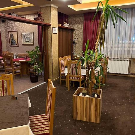 Hotel Dva Goluba Pale Εξωτερικό φωτογραφία