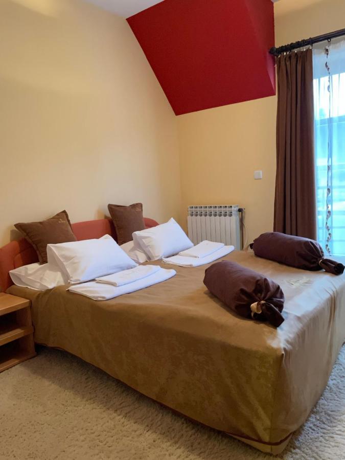 Hotel Dva Goluba Pale Εξωτερικό φωτογραφία