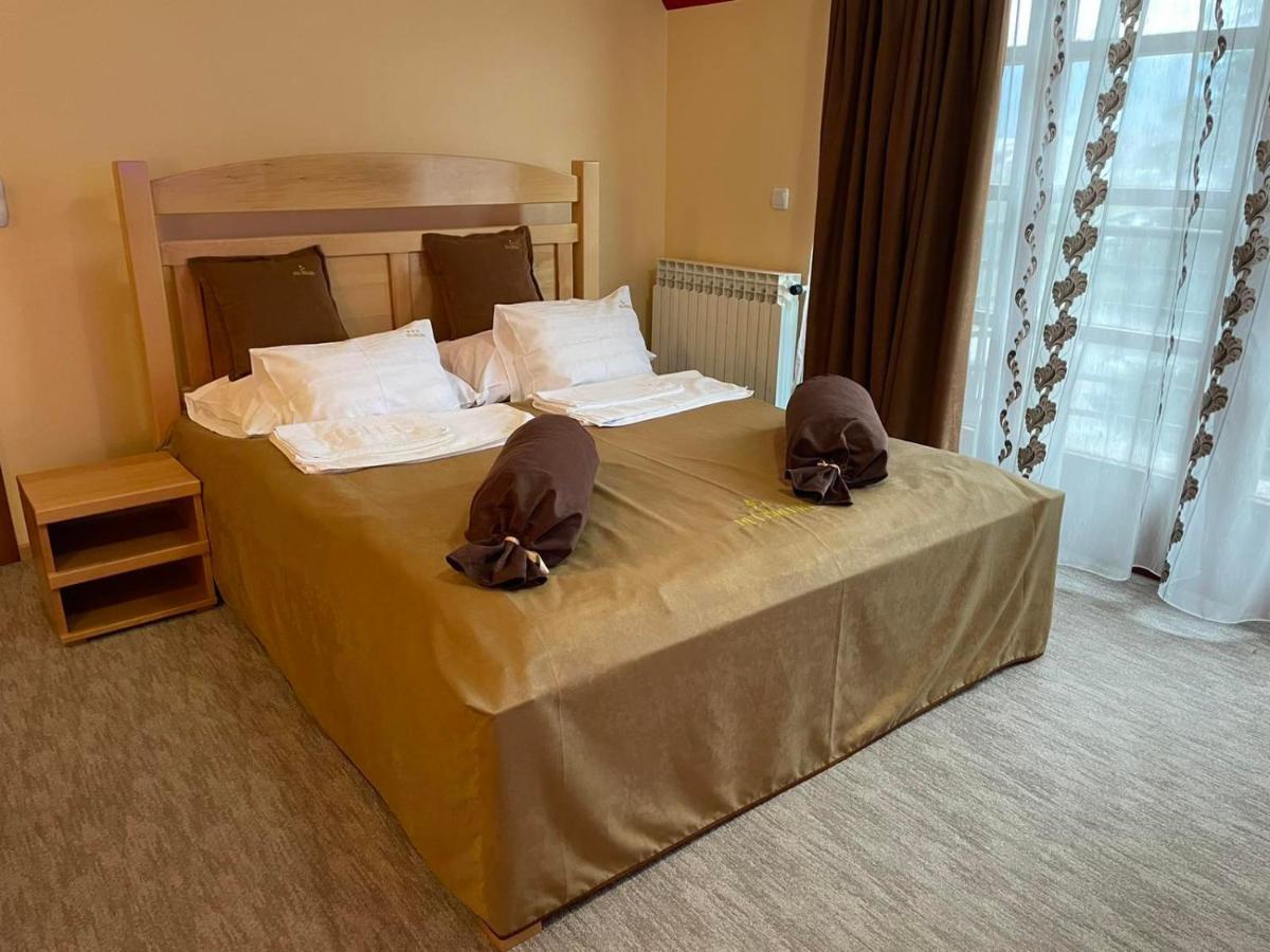 Hotel Dva Goluba Pale Εξωτερικό φωτογραφία