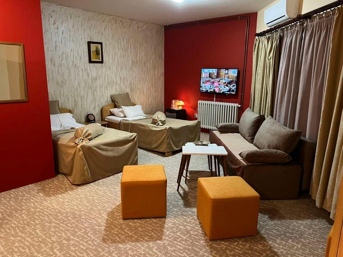 Hotel Dva Goluba Pale Εξωτερικό φωτογραφία