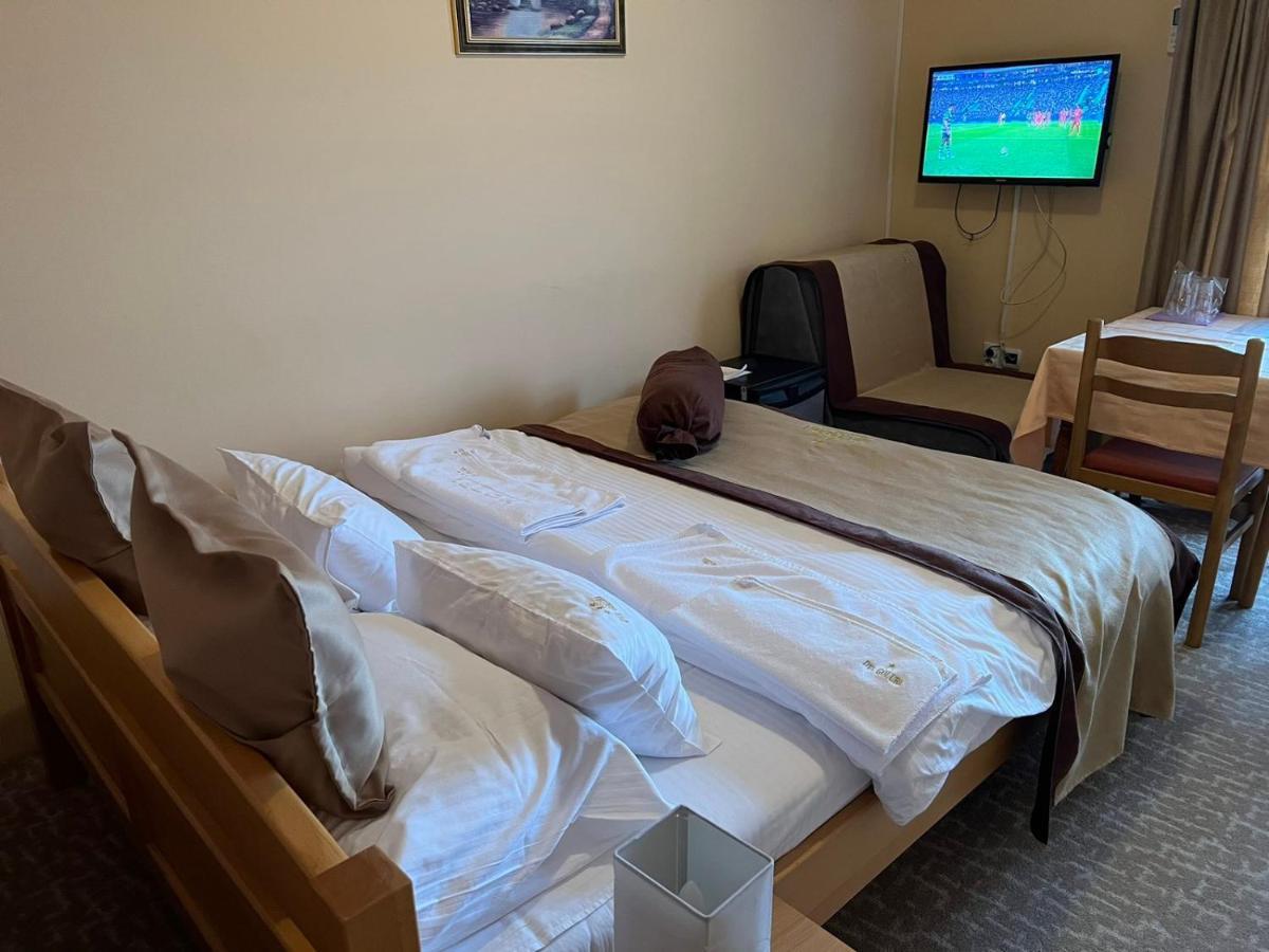 Hotel Dva Goluba Pale Εξωτερικό φωτογραφία