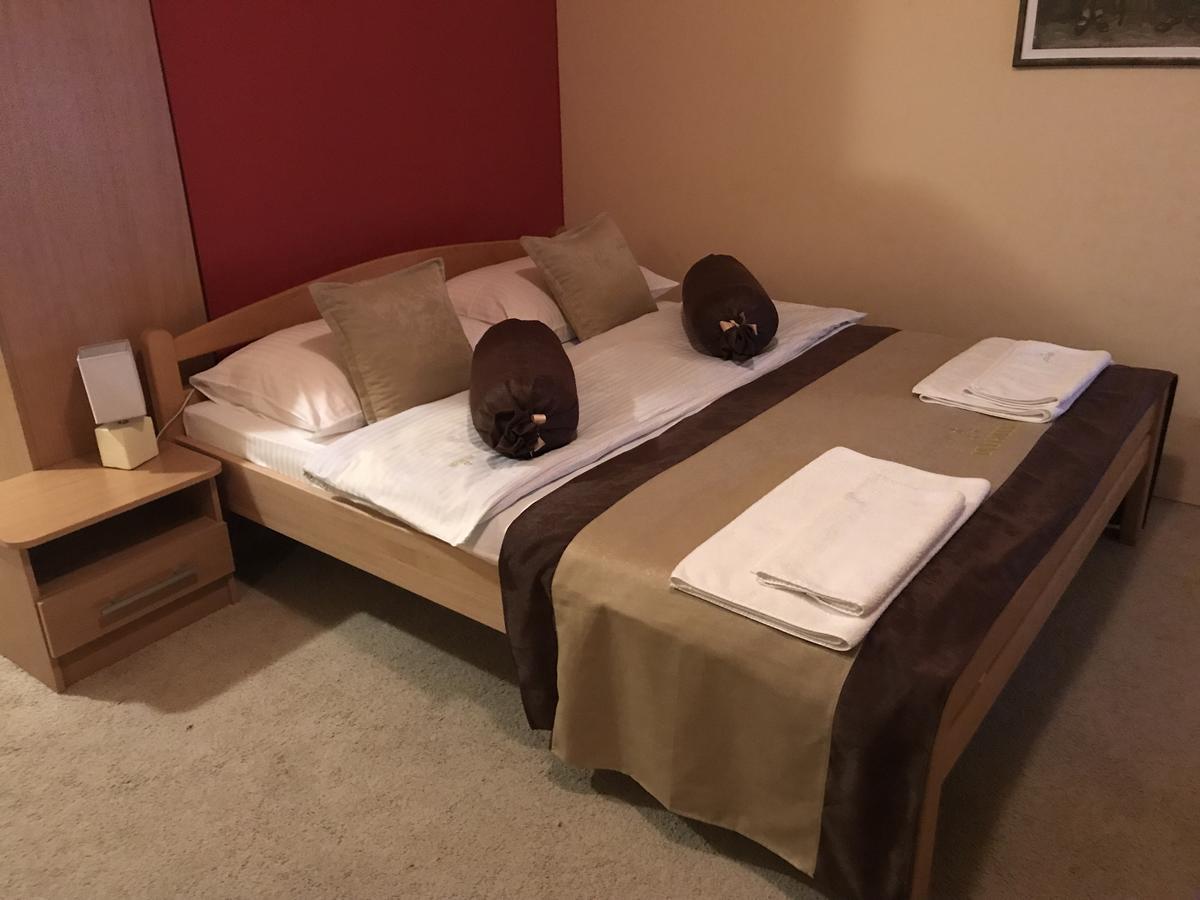 Hotel Dva Goluba Pale Εξωτερικό φωτογραφία