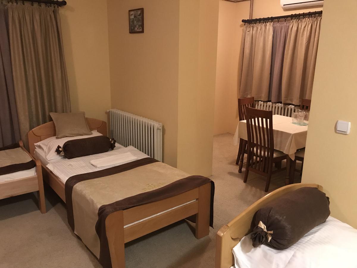 Hotel Dva Goluba Pale Εξωτερικό φωτογραφία