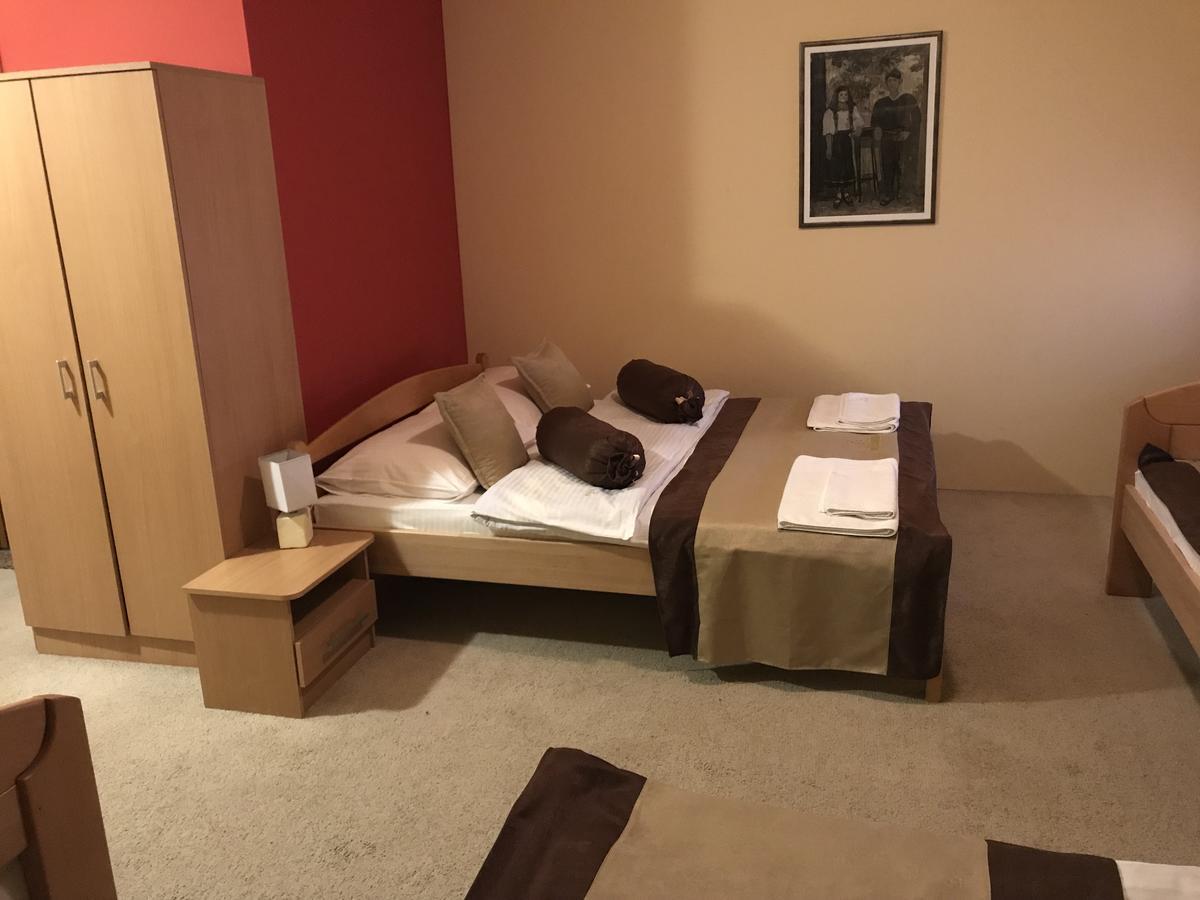 Hotel Dva Goluba Pale Εξωτερικό φωτογραφία