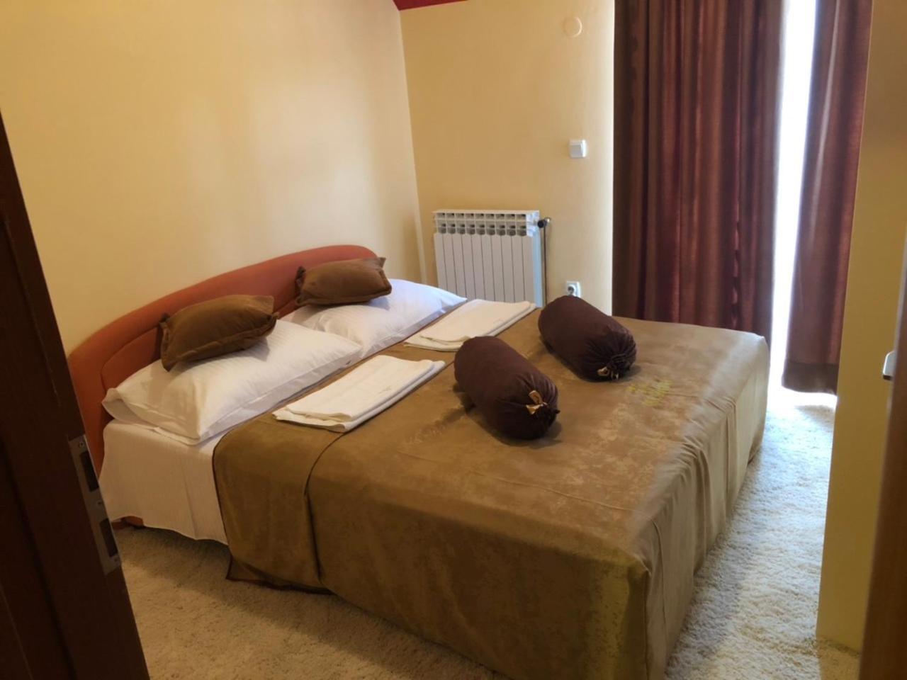 Hotel Dva Goluba Pale Εξωτερικό φωτογραφία